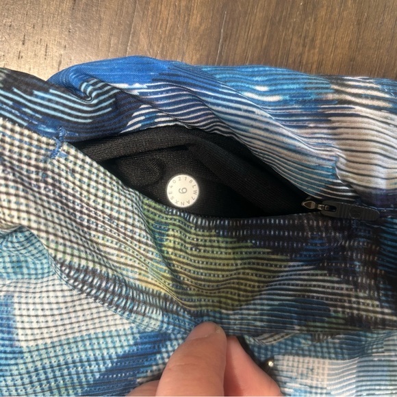 lululemon athletica Reversable Athletic Shorts - Picture 7 of 7